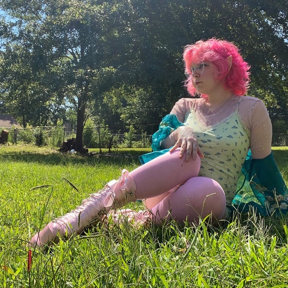 Meet your Posher, Sunny ☀️ - Picture 13 of 17